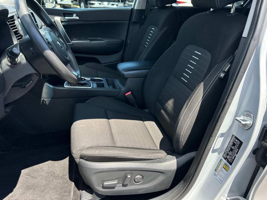 Vehicle image 14 of 41