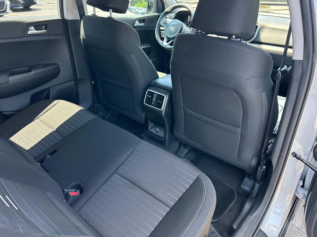 Vehicle image 15 of 41