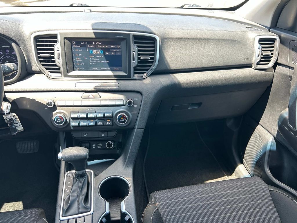 Vehicle image 18 of 41