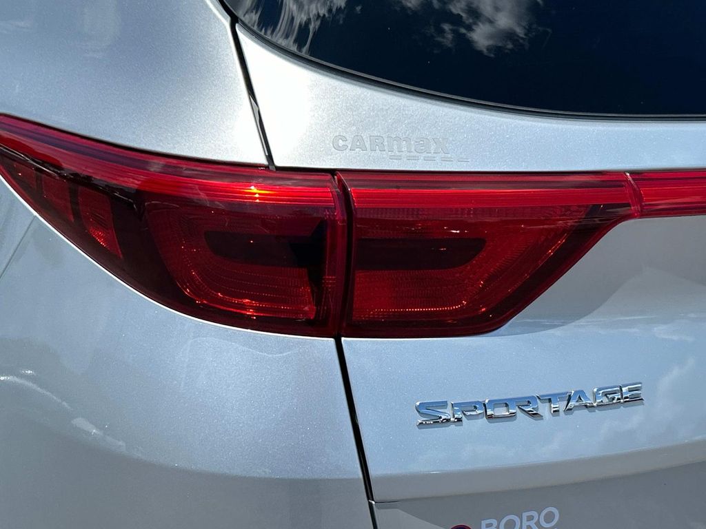Vehicle image 40 of 41