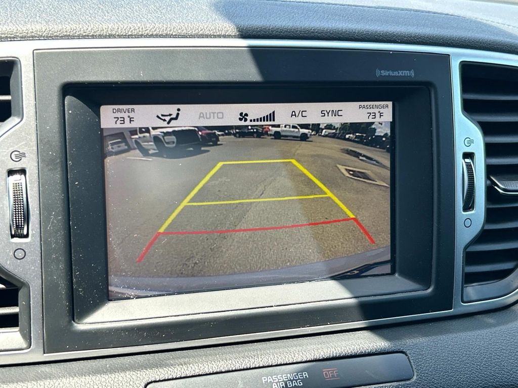 Vehicle image 21 of 41