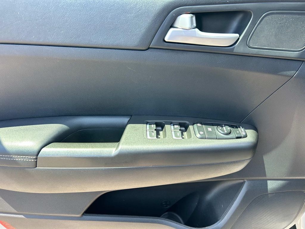 Vehicle image 26 of 41