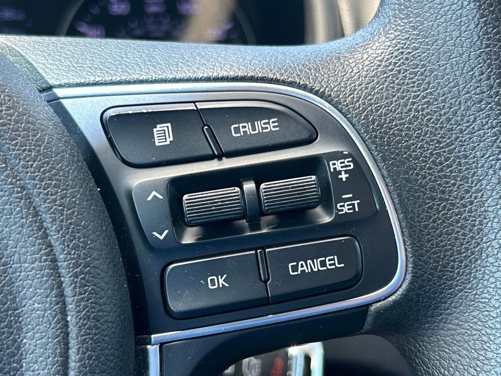 Vehicle image 34 of 41