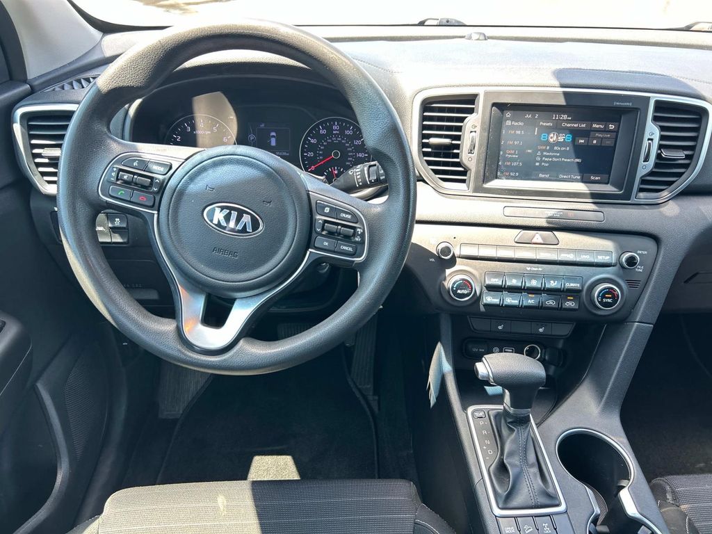 Vehicle image 17 of 41