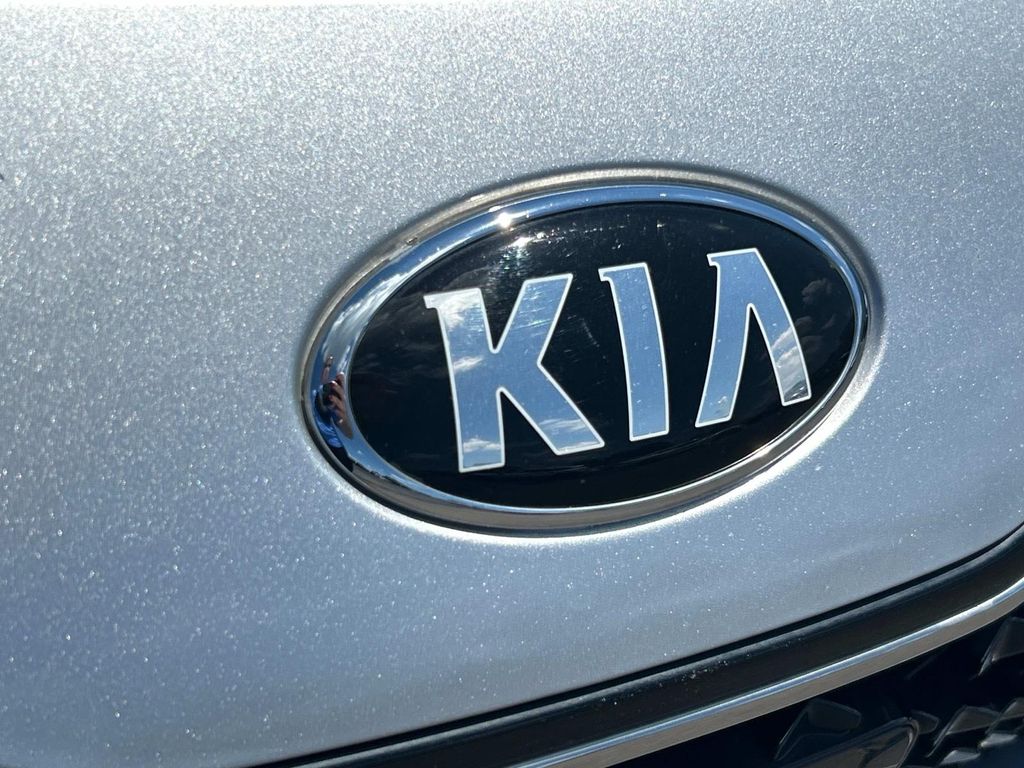 Vehicle image 38 of 41