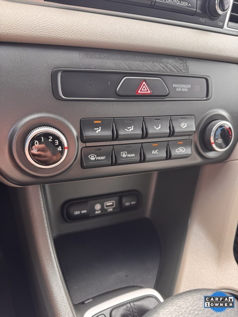 Vehicle image 17 of 31