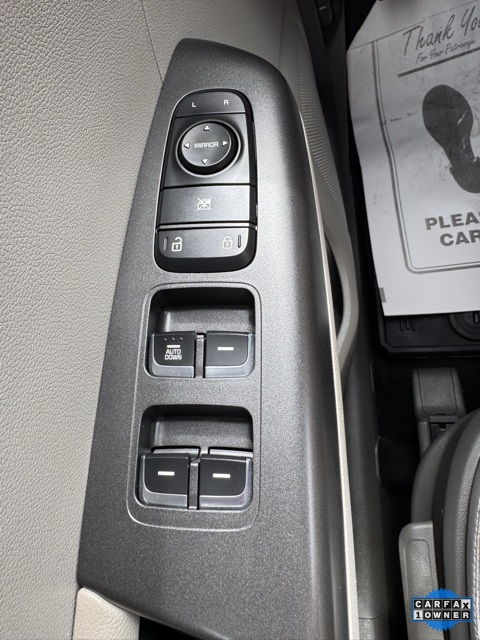 Vehicle image 29 of 31