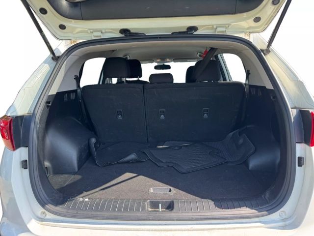 Vehicle image 11 of 21