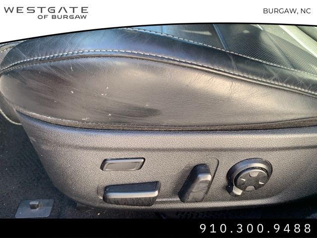 Vehicle image 19 of 38