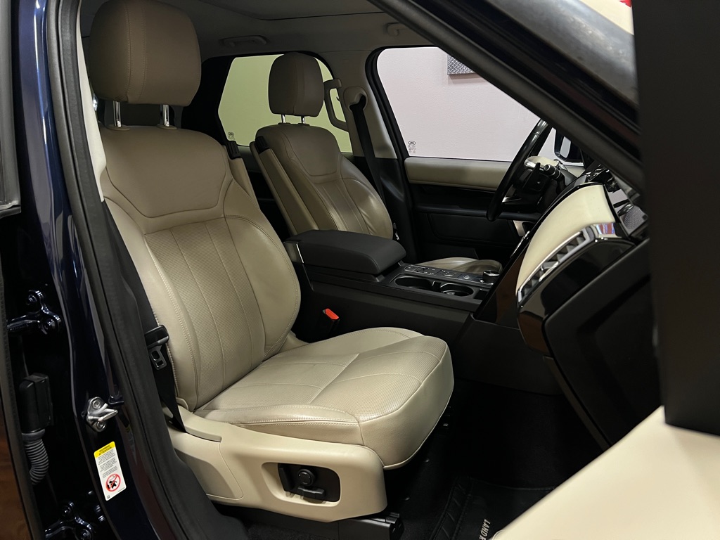 Vehicle image 42 of 48
