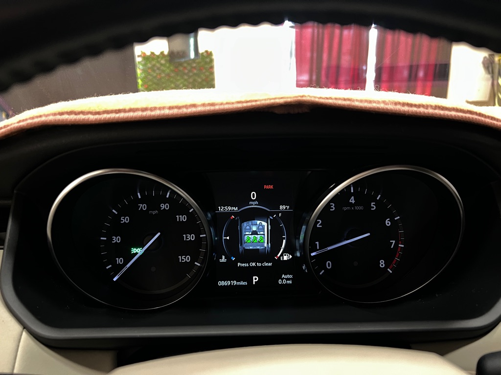 Vehicle image 26 of 48