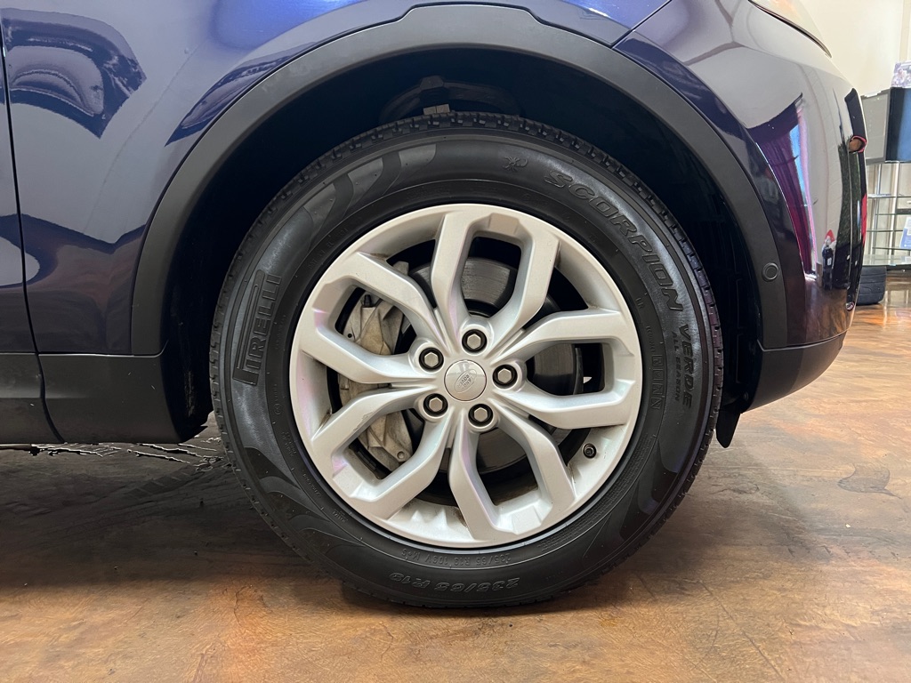 Vehicle image 15 of 48