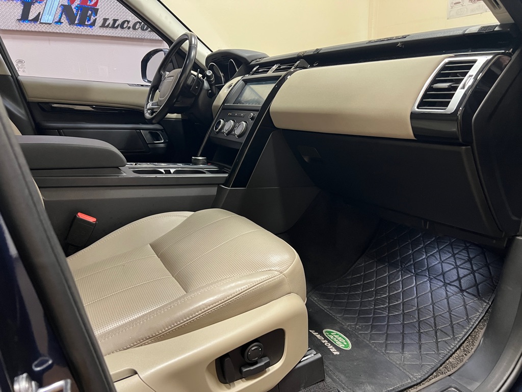 Vehicle image 43 of 48