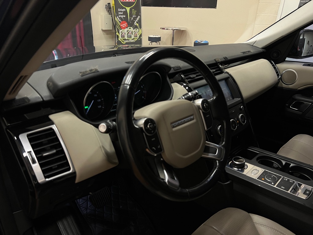 Vehicle image 37 of 48