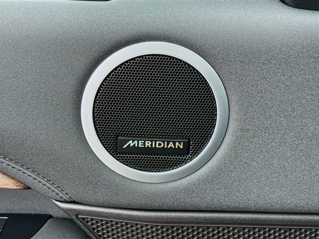 Vehicle image 15 of 20