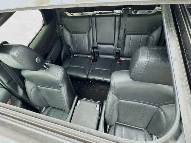 Vehicle image 17 of 20