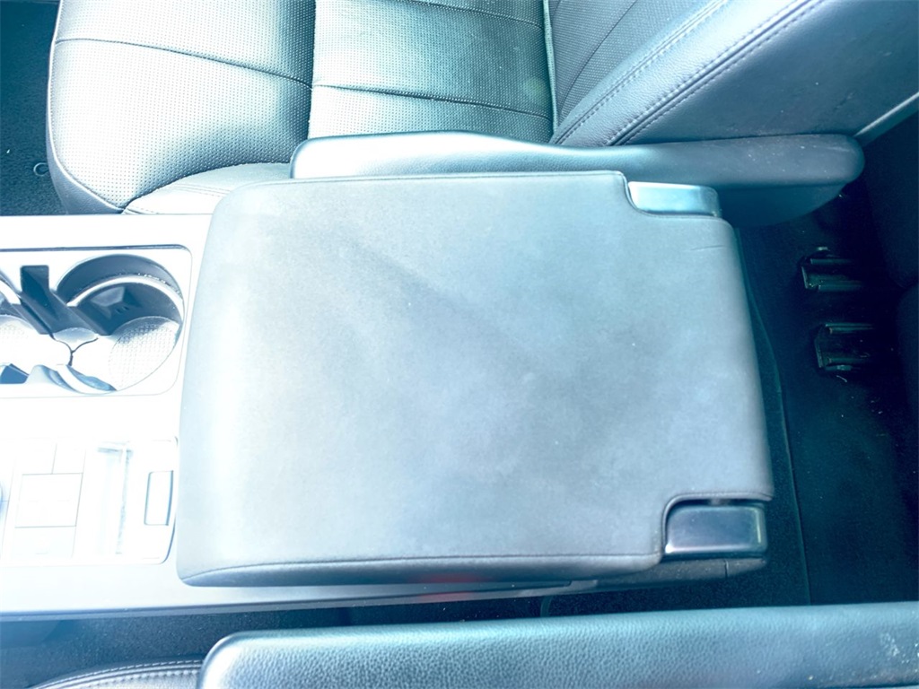 Vehicle image 20 of 26