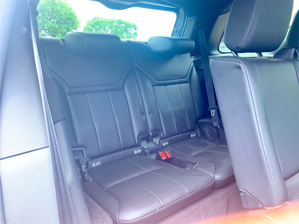 Vehicle image 24 of 26