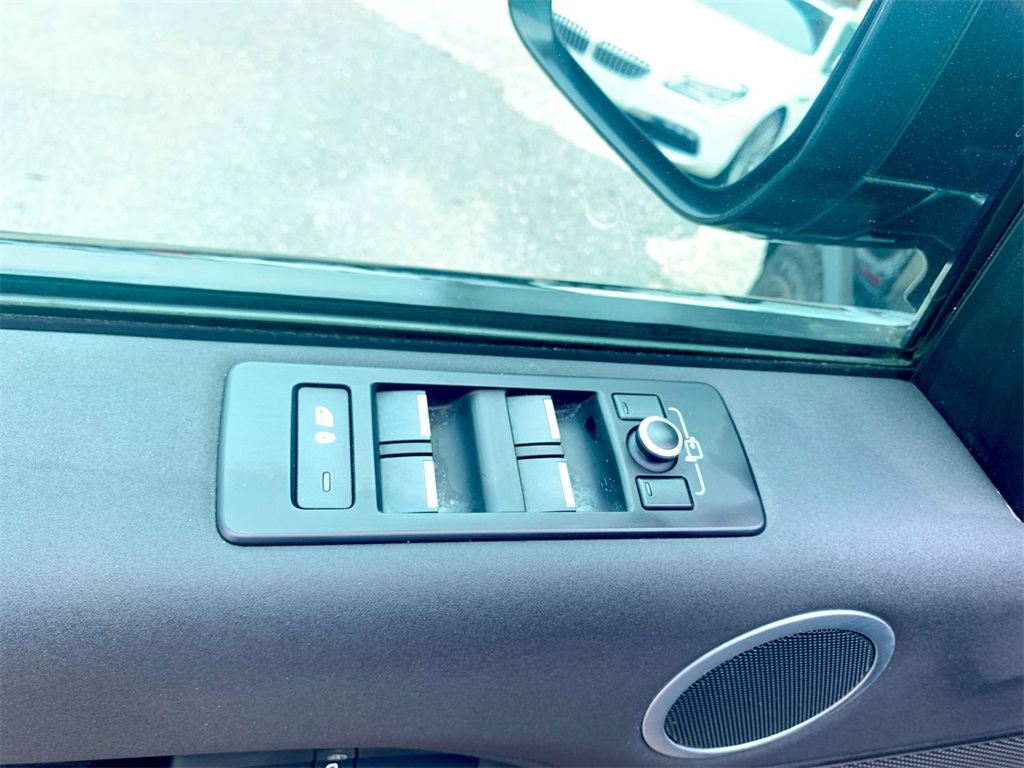Vehicle image 12 of 26