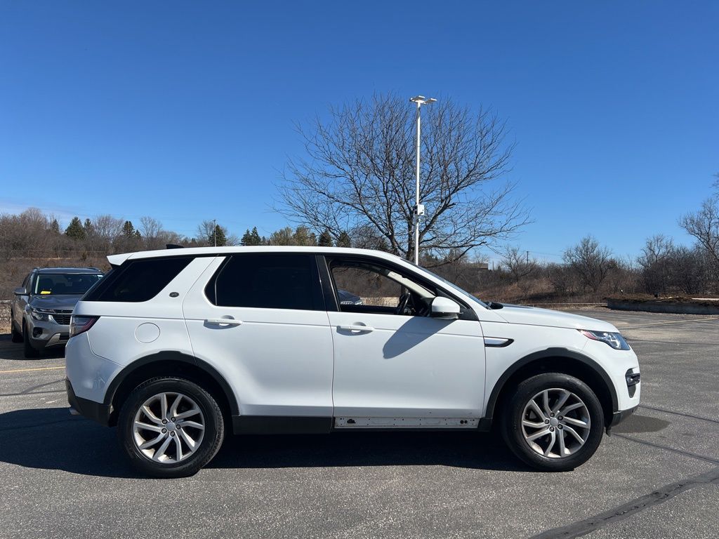 2018 Land Rover Discovery Sport HSE Image 3 of 31