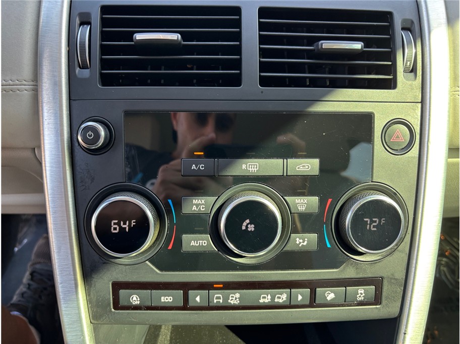 Vehicle image 31 of 45