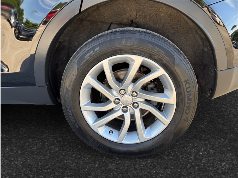 Vehicle image 16 of 45