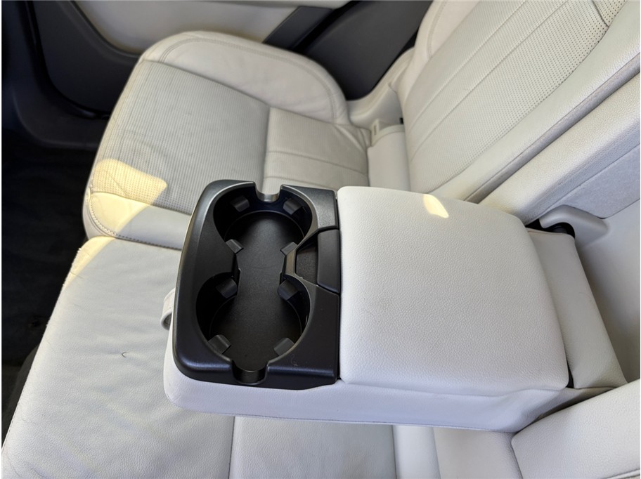 Vehicle image 36 of 45