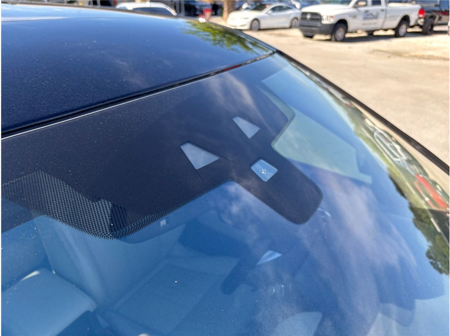 Vehicle image 13 of 45