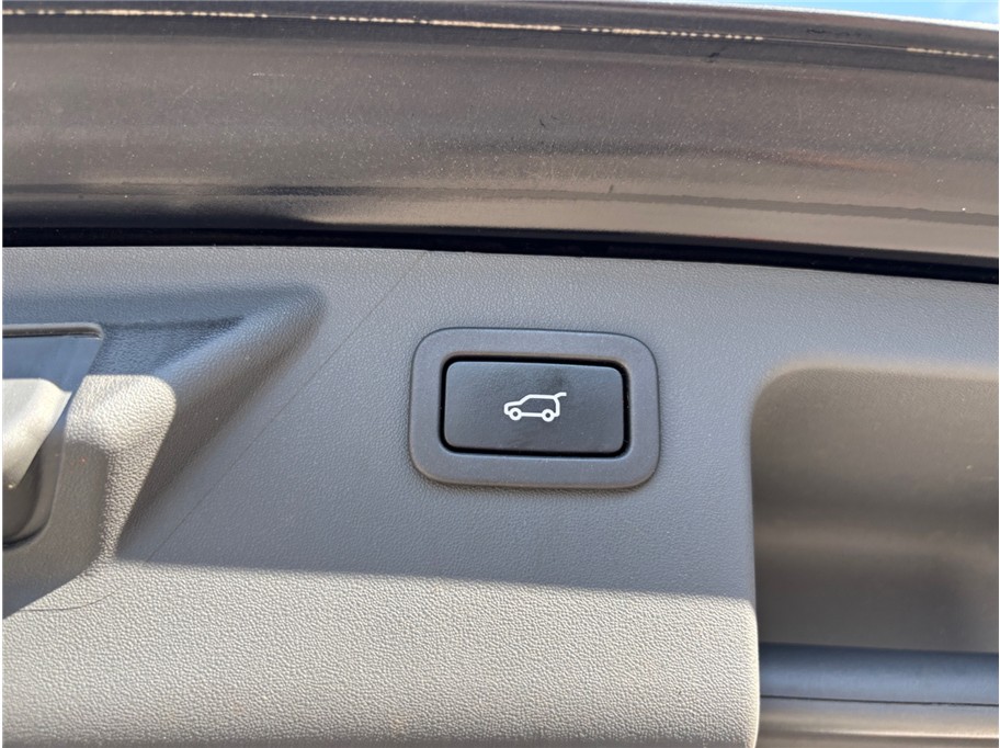 Vehicle image 43 of 45