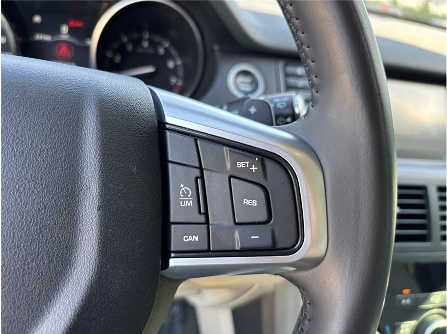 Vehicle image 27 of 45