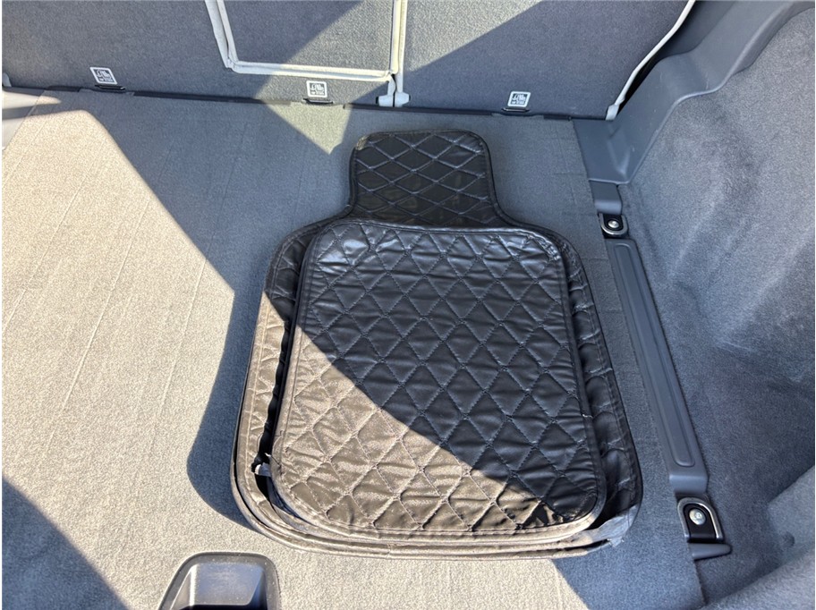 Vehicle image 44 of 45