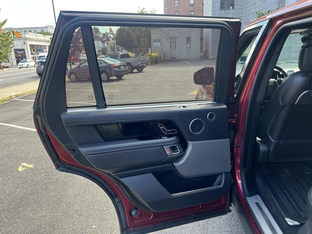 2018 Land Rover Range Rover Autobiography Image 25 of 34