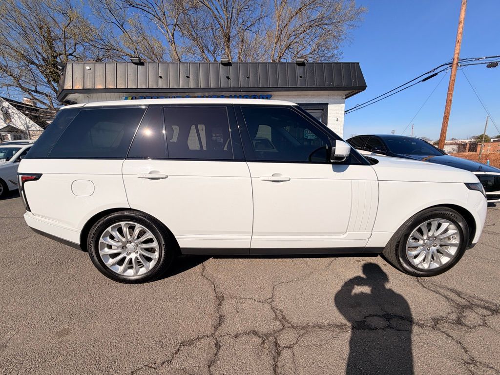 2018 Land Rover Range Rover HSE Image 2 of 27