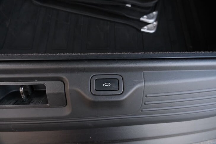Vehicle image 13 of 47