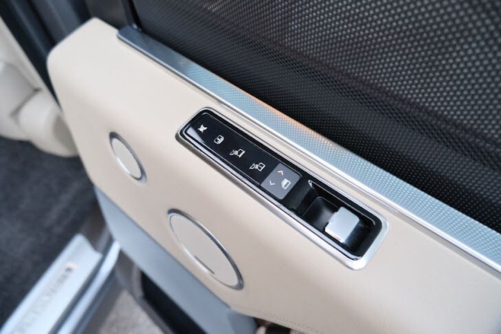 Vehicle image 29 of 47