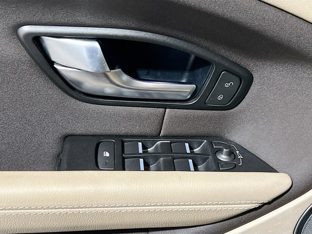 2018 Land Rover Range Rover Evoque SE Image 25 of 25