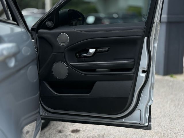 Vehicle image 33 of 35
