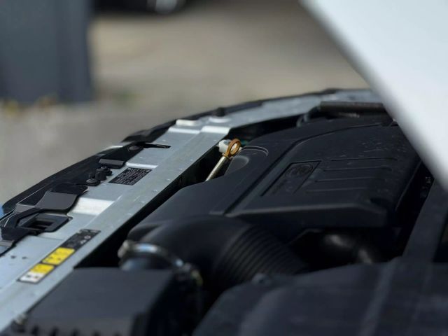 Vehicle image 31 of 35