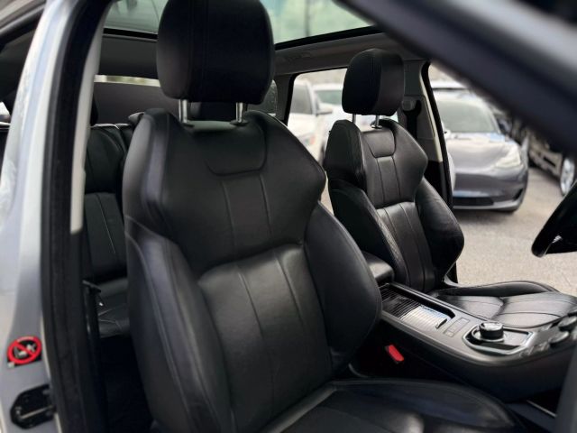 Vehicle image 13 of 35
