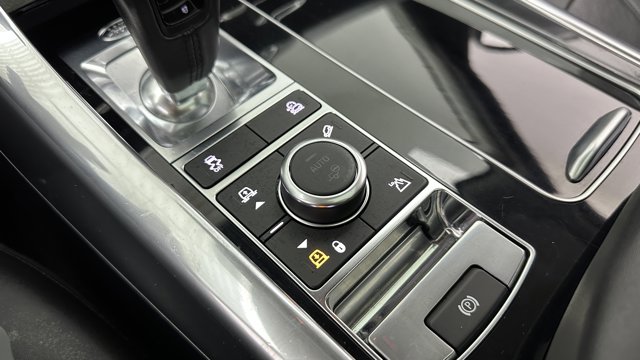Vehicle image 15 of 44