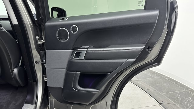 Vehicle image 34 of 44