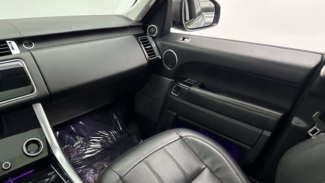 Vehicle image 21 of 44