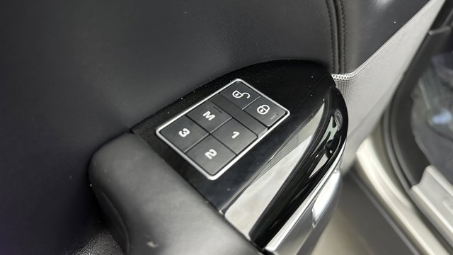 Vehicle image 24 of 44