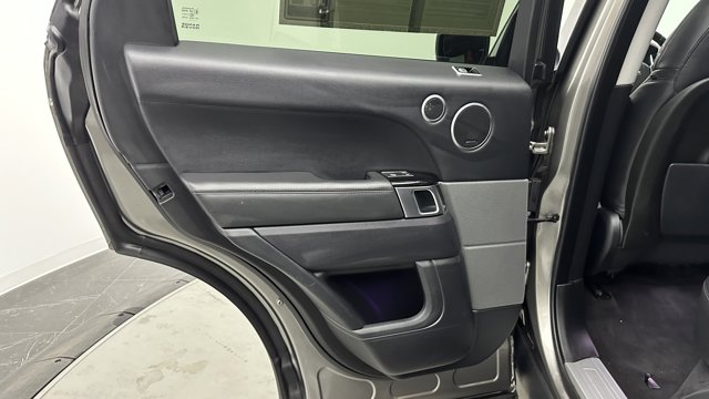 Vehicle image 29 of 44