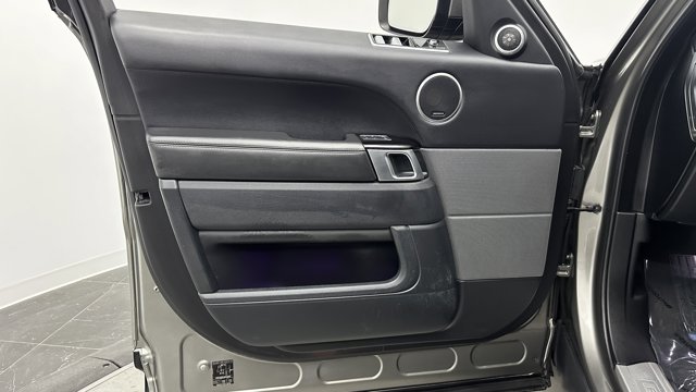 Vehicle image 23 of 44