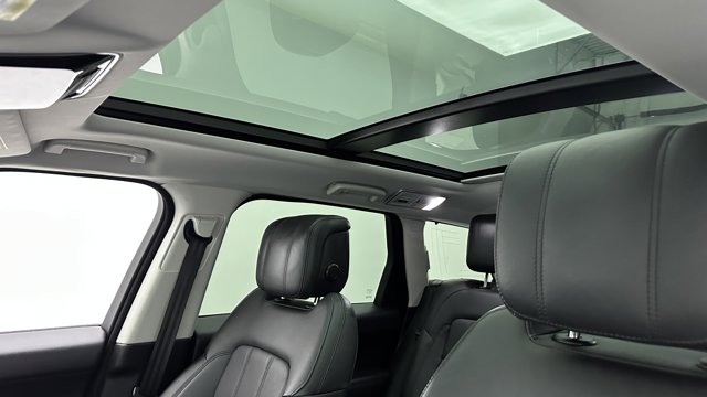 Vehicle image 27 of 44