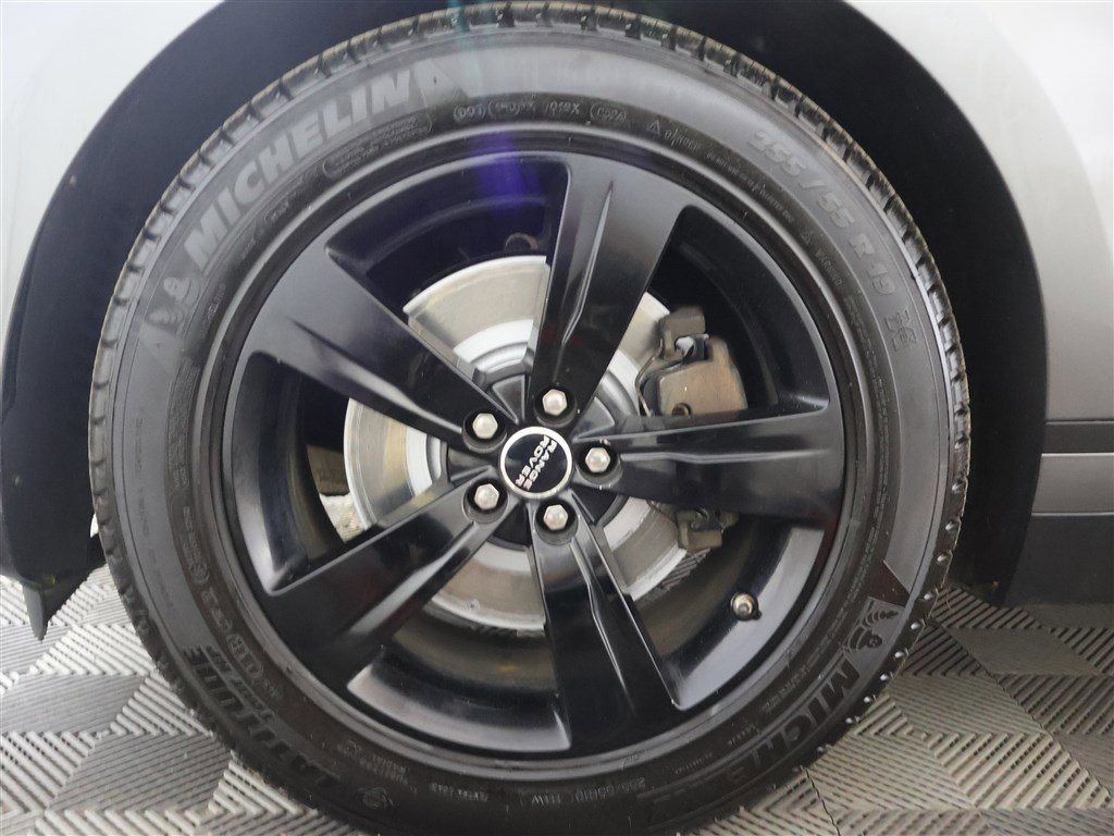 Vehicle image 28 of 29
