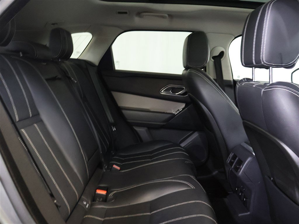 Vehicle image 23 of 29