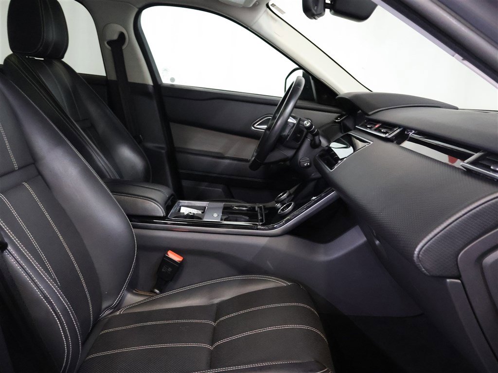 Vehicle image 21 of 29