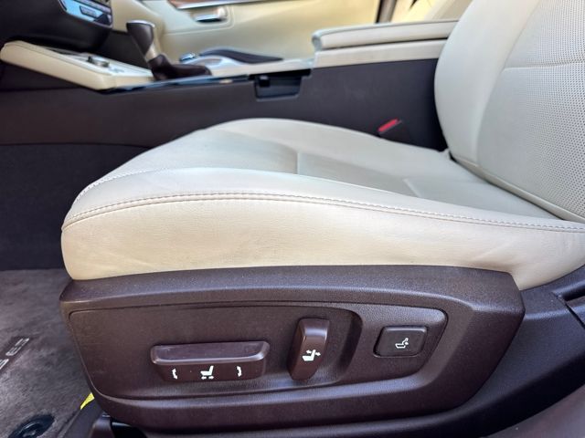 2018 Lexus ES 300h Image 23 of 25
